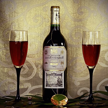 Rượu ngoại là món quà tặng tinh tế và đẳng cấp